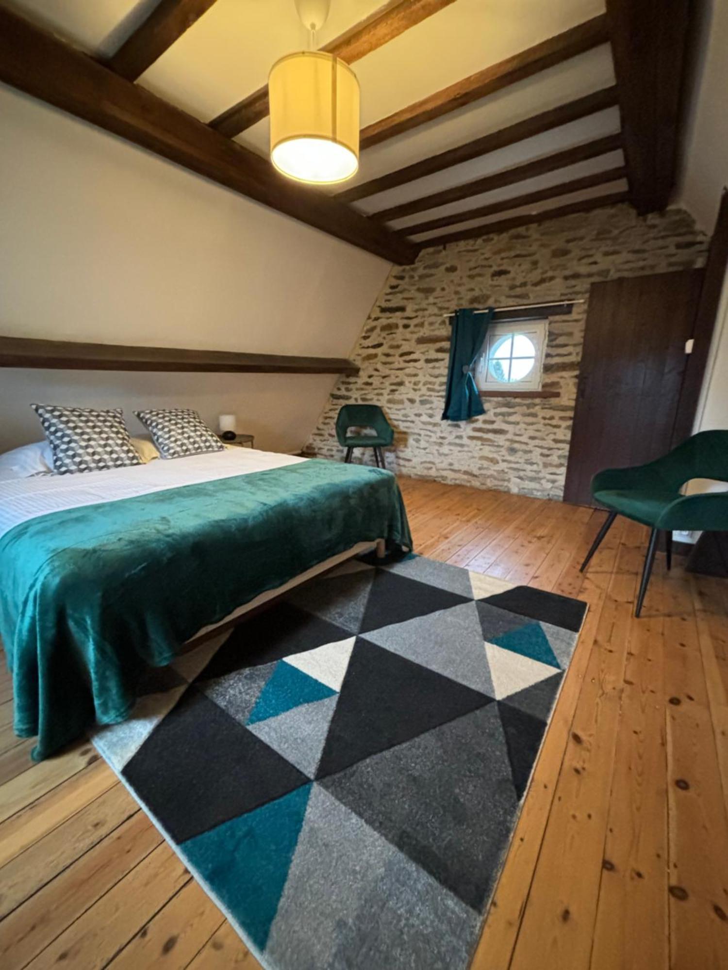 Gite De La Petite Tour Pontorson Eksteriør billede