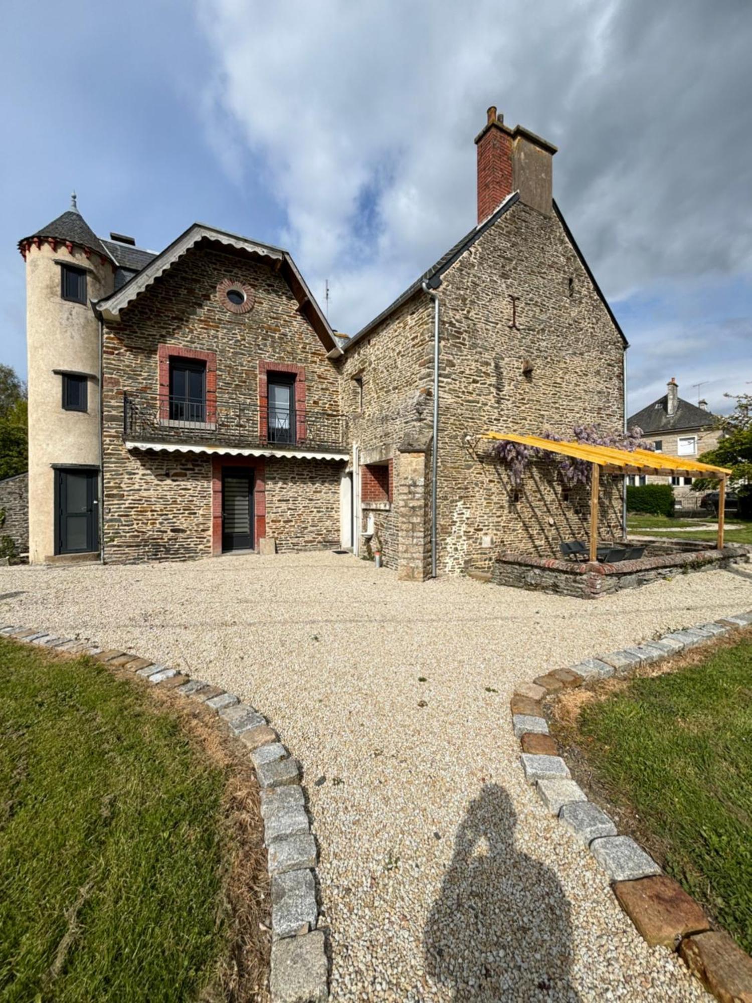 Gite De La Petite Tour Pontorson Eksteriør billede